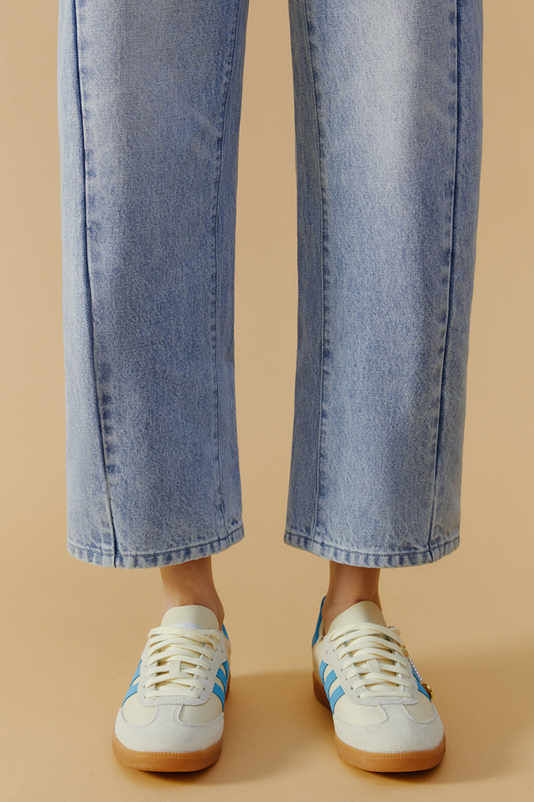 Hey Joanie High-Line Curve Ankle Jeans HJ016 with fitted silhouette and classic denim wash, shown on a model.