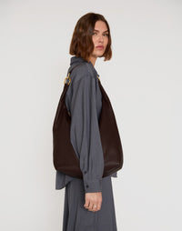 HYER GOODS Hobo Ring Bag in dark chocolate leather, stylish hobo bag with ring handle and spacious interior.