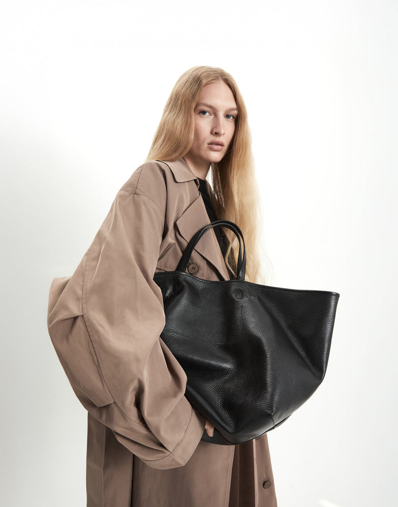 HYER GOODS Mercato Tote Bag in fall 2025 design, featuring durable fabric and spacious interior for everyday use.