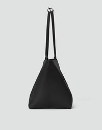 Black HYER GOODS Mercato Tote Bag with sturdy handles and spacious interior, perfect for everyday use.
