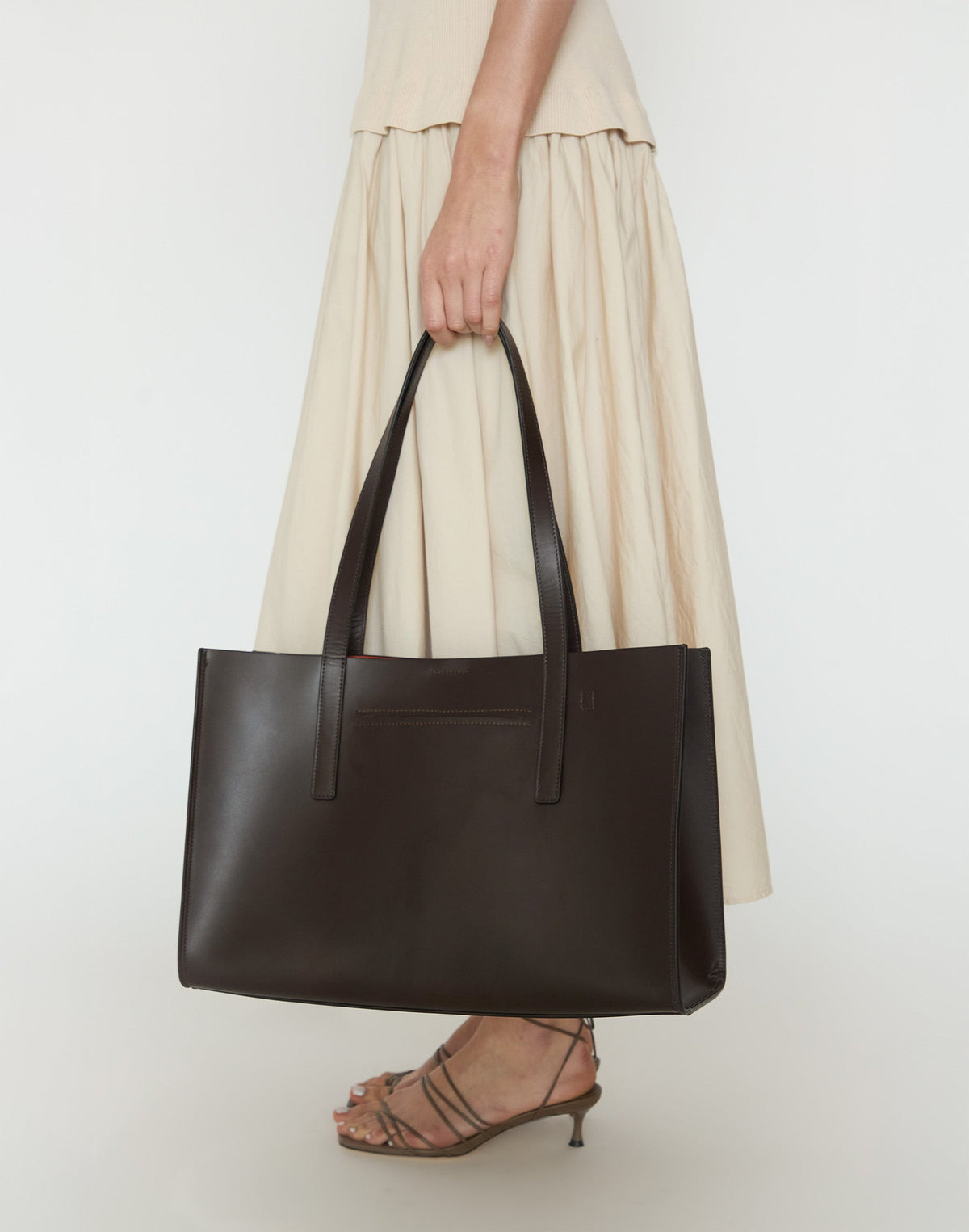 Hyer Goods Tolentino Tote Bag in chocolate brown, featuring sturdy handles and spacious interior for everyday use.