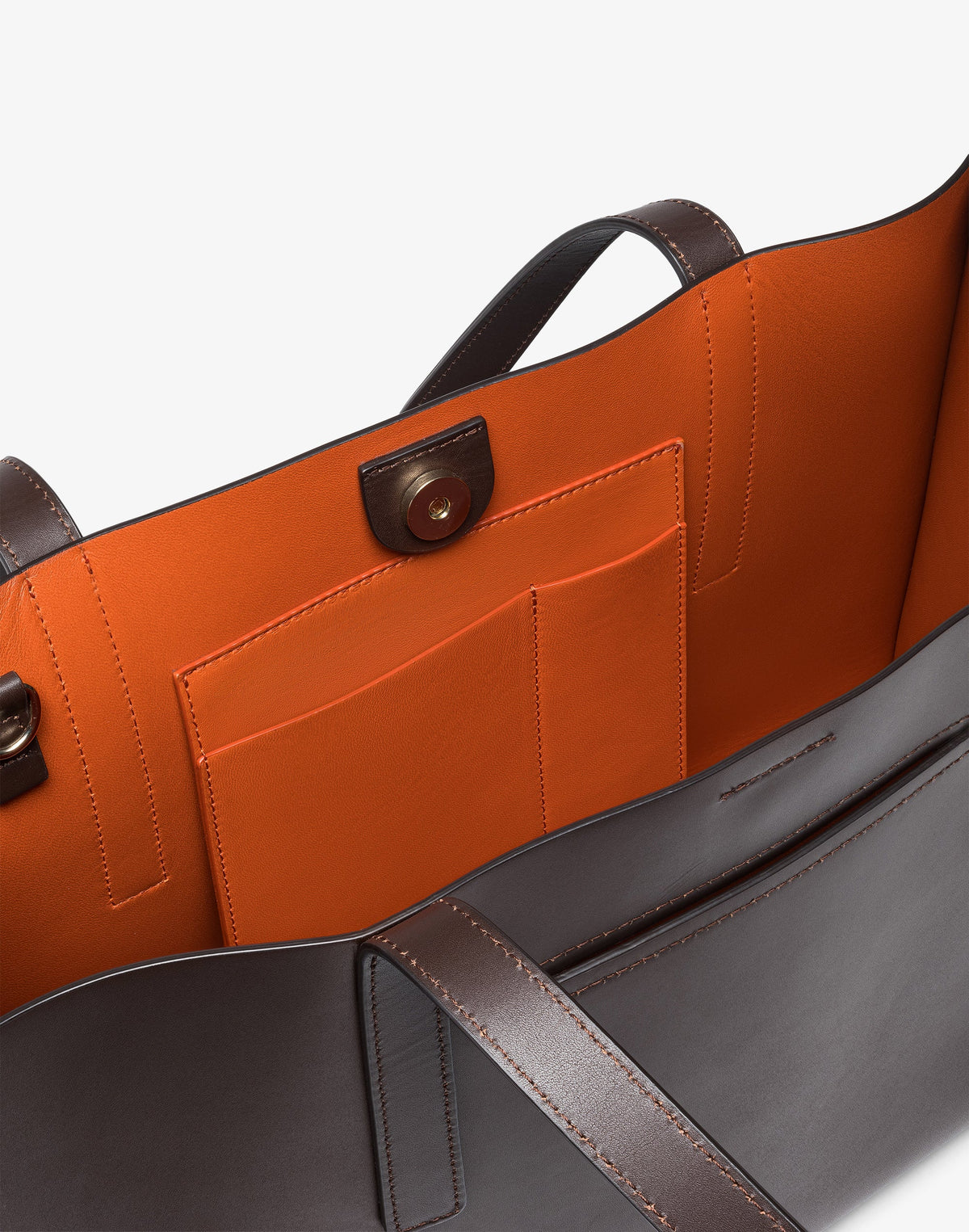 HYER GOODS Tolentino tote bag made of double-face leather in chocolate with a visible interior compartment.