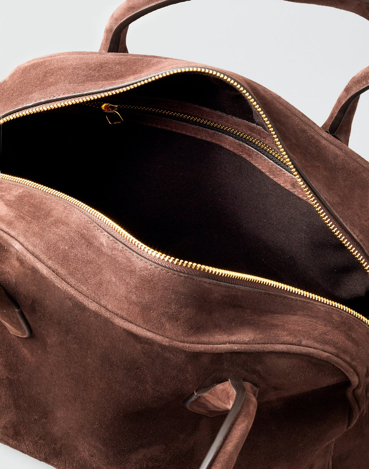 HYER GOODS La Autostrada tote bag in brown suede with sturdy handles and spacious interior, ideal for daily use.