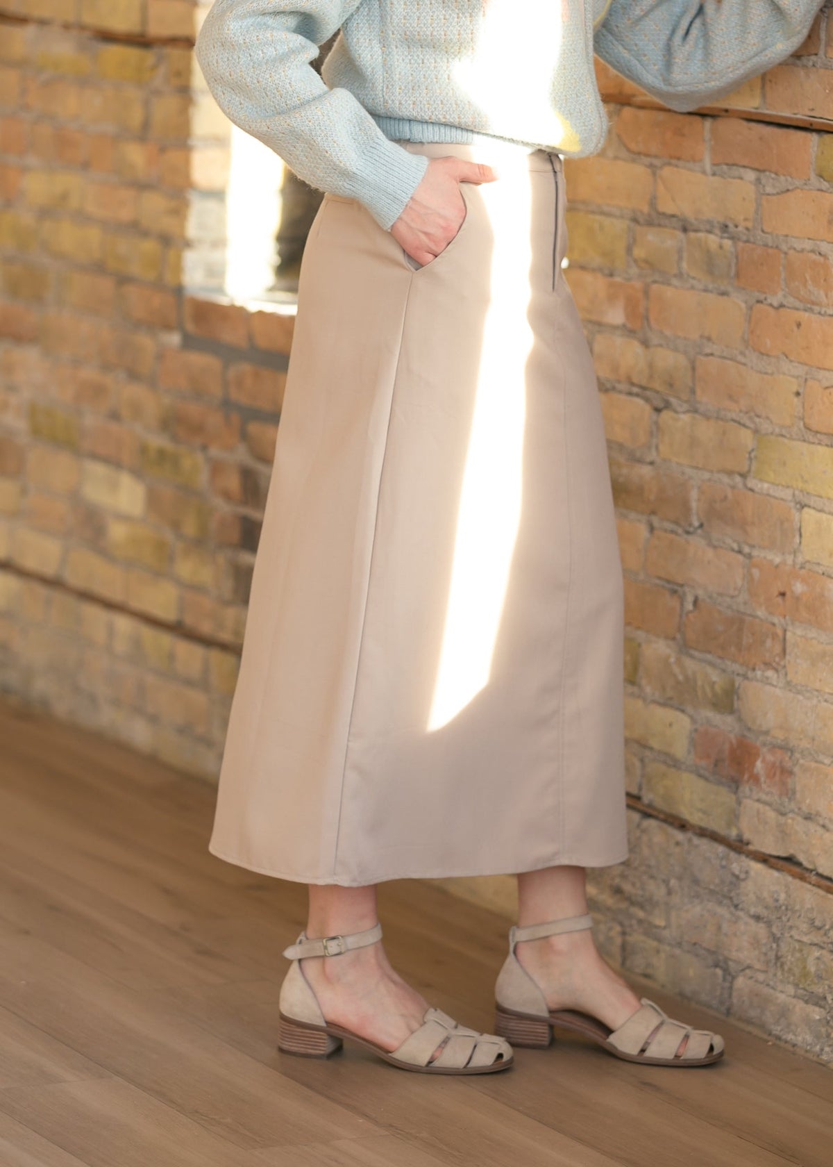 Inherit Co. Dylan Midi Trouser Skirt in XS, showcasing a stylish, tailored skirt with a midi length and trouser-inspired design.