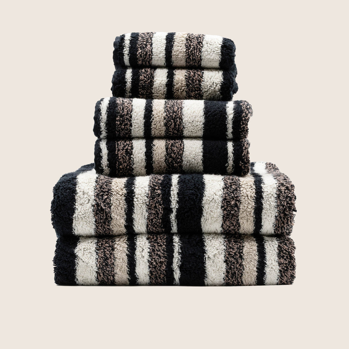Set of two Italic Ultraplush Australian Cotton Bath Towels, soft and absorbent for home use.