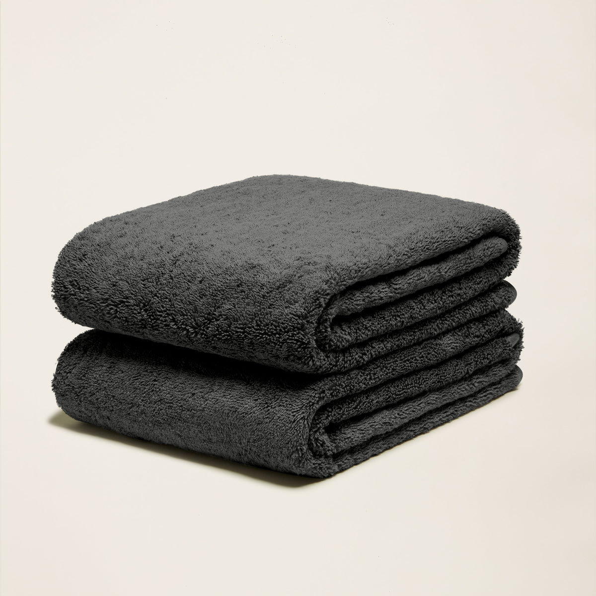 Set of two Italic Ultraplush Australian Cotton Bath Towels, soft and absorbent for home use.