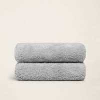 Set of two Italic Ultraplush Australian Cotton Towels for bath, soft and absorbent home bath accessories.