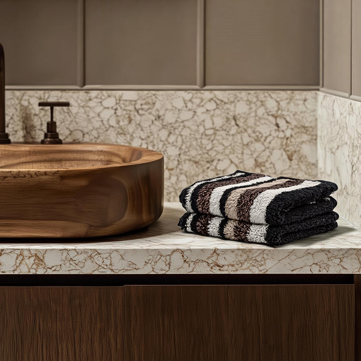 Set of two Italic Ultraplush Australian Cotton Bath Towels showing soft, plush white towels with textured edges.
