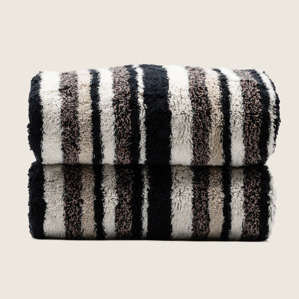 Set of two Italic Ultraplush Australian Cotton Bath Towels with soft, plush texture for luxurious home bath use.