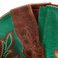 Ariat Women's Round Up Western Boot with wide square toe and stretch fit, featuring classic Western design and leather finish.