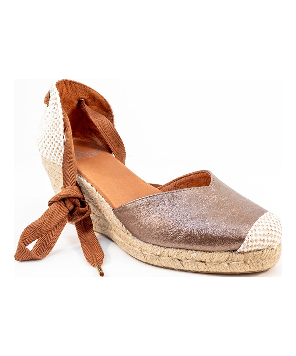 Jimena Mid Laces Bronze heeled sandal by Menina Step, handmade in Spain, shown from an angled side view with laces and medium heel.