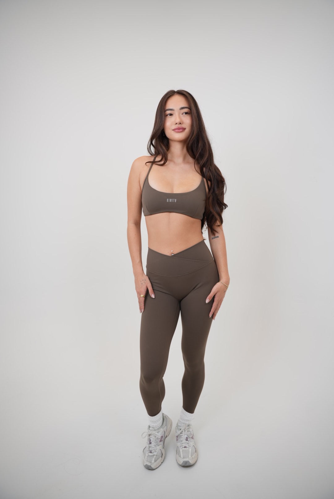 Brown sculpt V-waist legging by KIMITH BRAND featuring a comfortable fit and stylish design.