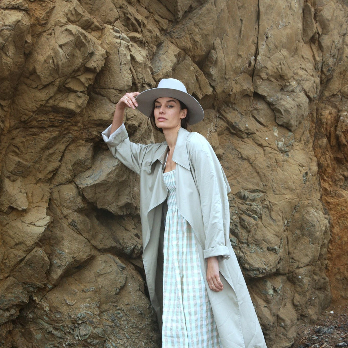 KIN THE LABEL Urban Collection Louise wool hat in neutral tones, stylish winter accessory with a wide brim and cozy fabric.