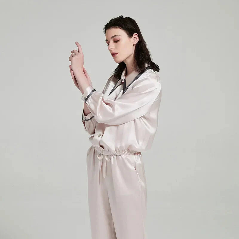 Loran contrast silk long-sleeve women's pajama set with elegant design and soft fabric, ideal for comfortable sleepwear.