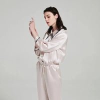 Loran contrast silk long-sleeve women's pajama set with elegant design and soft fabric, ideal for comfortable sleepwear.