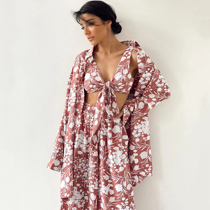 Loran women’s 3-piece floral pajama set with autumn sleepwear and loungewear, featuring cozy fabric and a floral print.