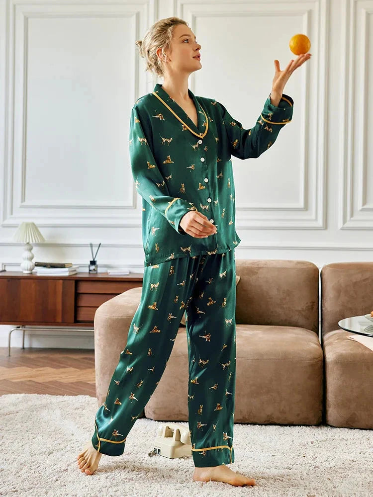 Loran women's mulberry silk kitty pyjama set featuring a cozy autumn nightwear design with a cute cat print.