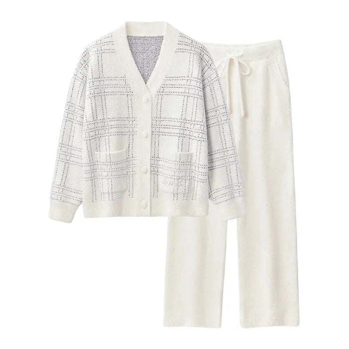Loran women's two-piece pajamas set with casual sleepwear design, featuring comfortable fabric and stylish look.