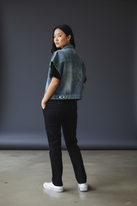 Lusanet Collective sleeveless loose denim jacket, stylish jeans jacket with a relaxed fit and sleeveless design.