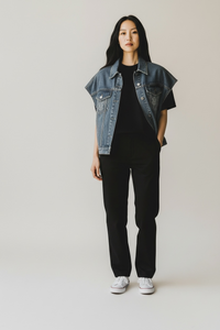 Lusanet Collective sleeveless loose-fit denim jacket, casual jeans jacket with armholes and relaxed style, light blue denim fabric