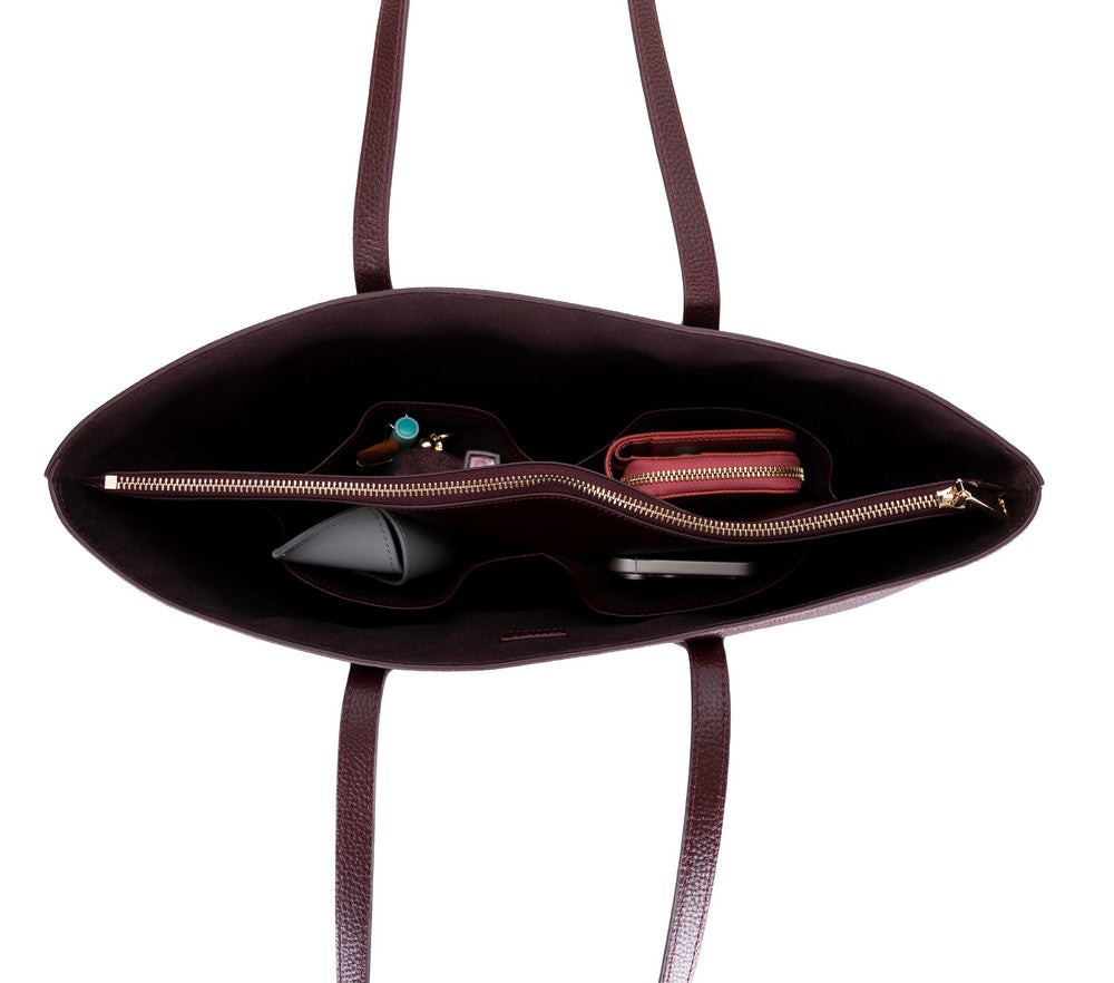 Black Mizuri Leather Solea Women's Bag with sleek design and sturdy leather material, perfect for everyday use.