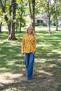 Modafleur Stevie Shirt Jacket in XS, stylish clothing with a tailored fit, featuring a button-up front and classic collar design.