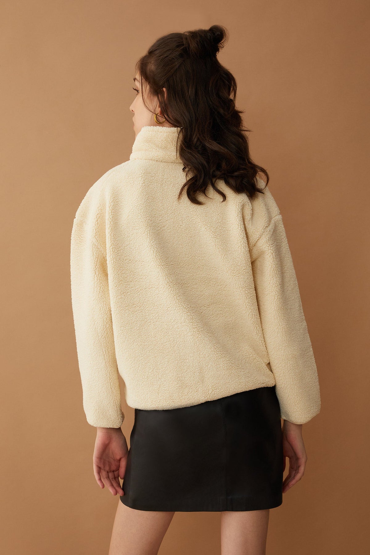 Myra USA Adelina fleece jacket in a cozy, soft fabric, shown in a comfortable fit with a full front zipper and stylish collar.