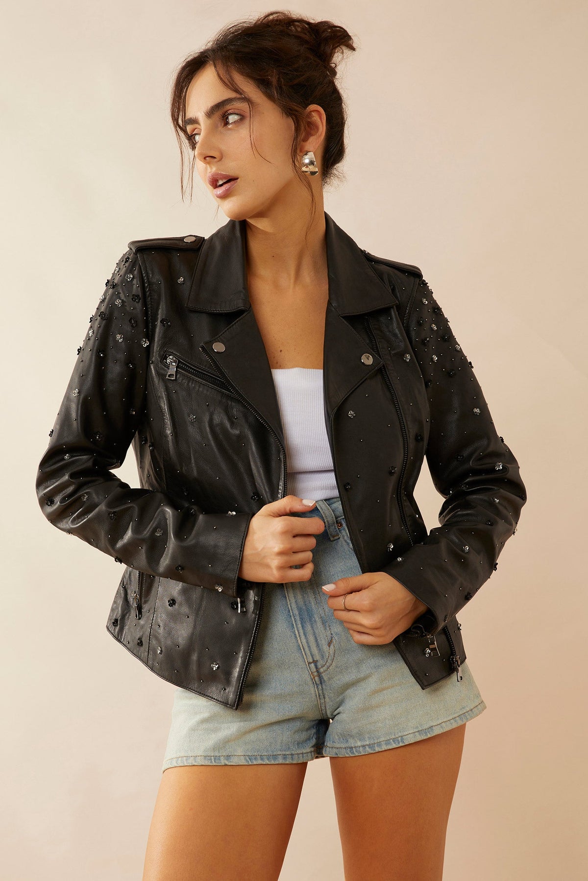 Myra USA Brittany Shy leather jacket for women, black with classic collar and zip-up front, stylish apparel for casual wear.