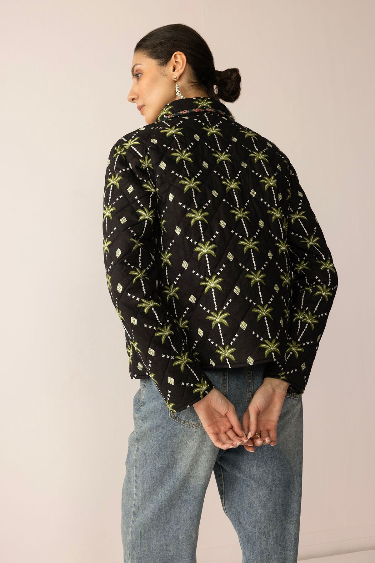 Myra USA Everglade Dreams cotton jacket in midnight black and green, stylish jacket with a comfortable fit and nature-inspired design.