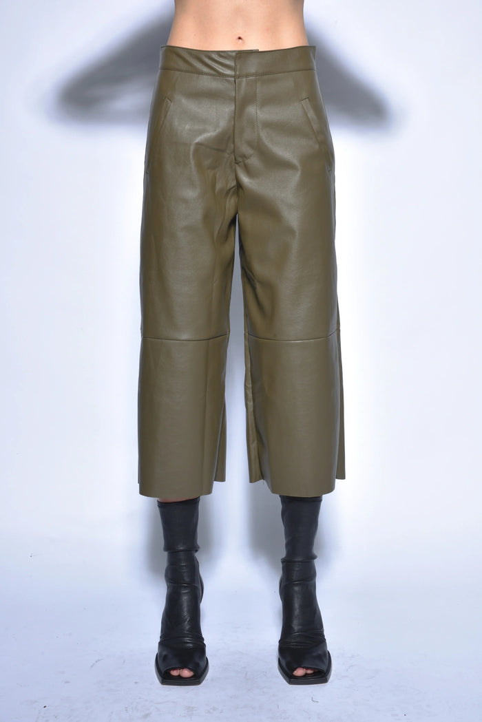 Vegan culottes from SIMPLY MILA Modern Women's Clothing, stylish and comfortable bottoms with a relaxed fit and wide-leg design.