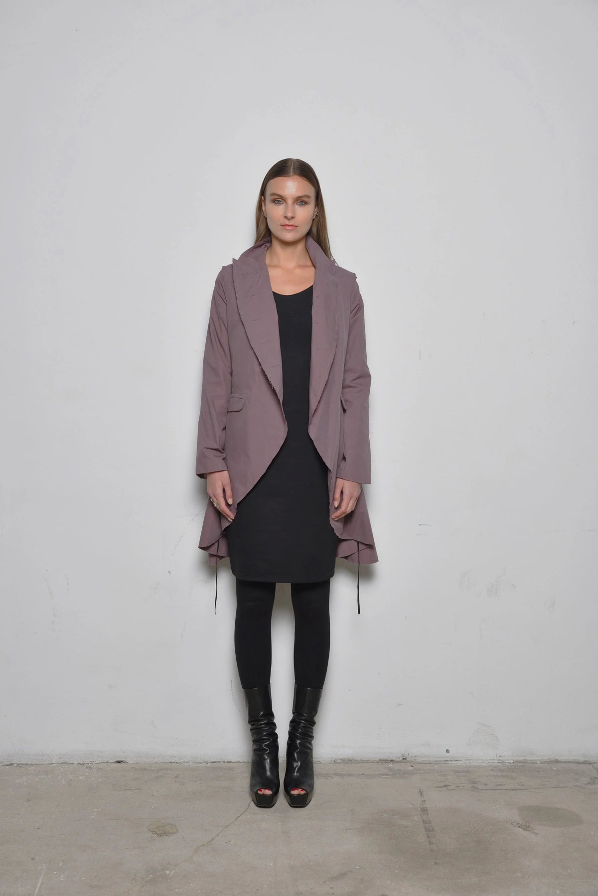 Simply Mila Imperial Coat for women, stylish modern coat with tailored fit and classic design, shown on a model.