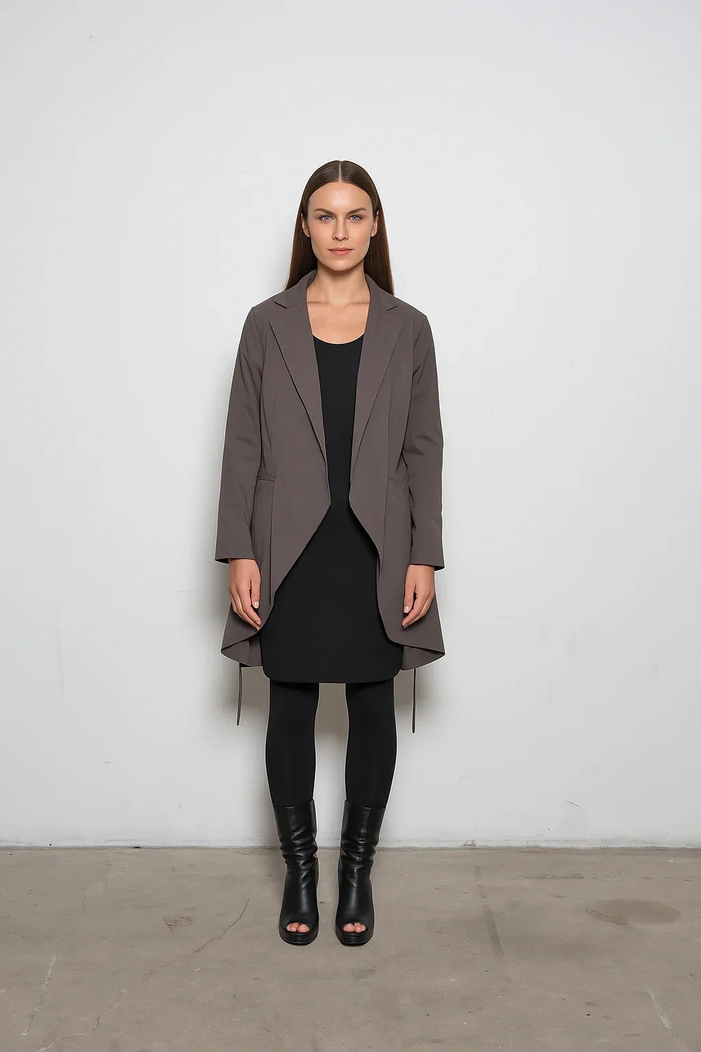 Simply Mila Imperial Coat for women, stylish and warm, featuring a tailored fit and classic design, perfect for cold weather.