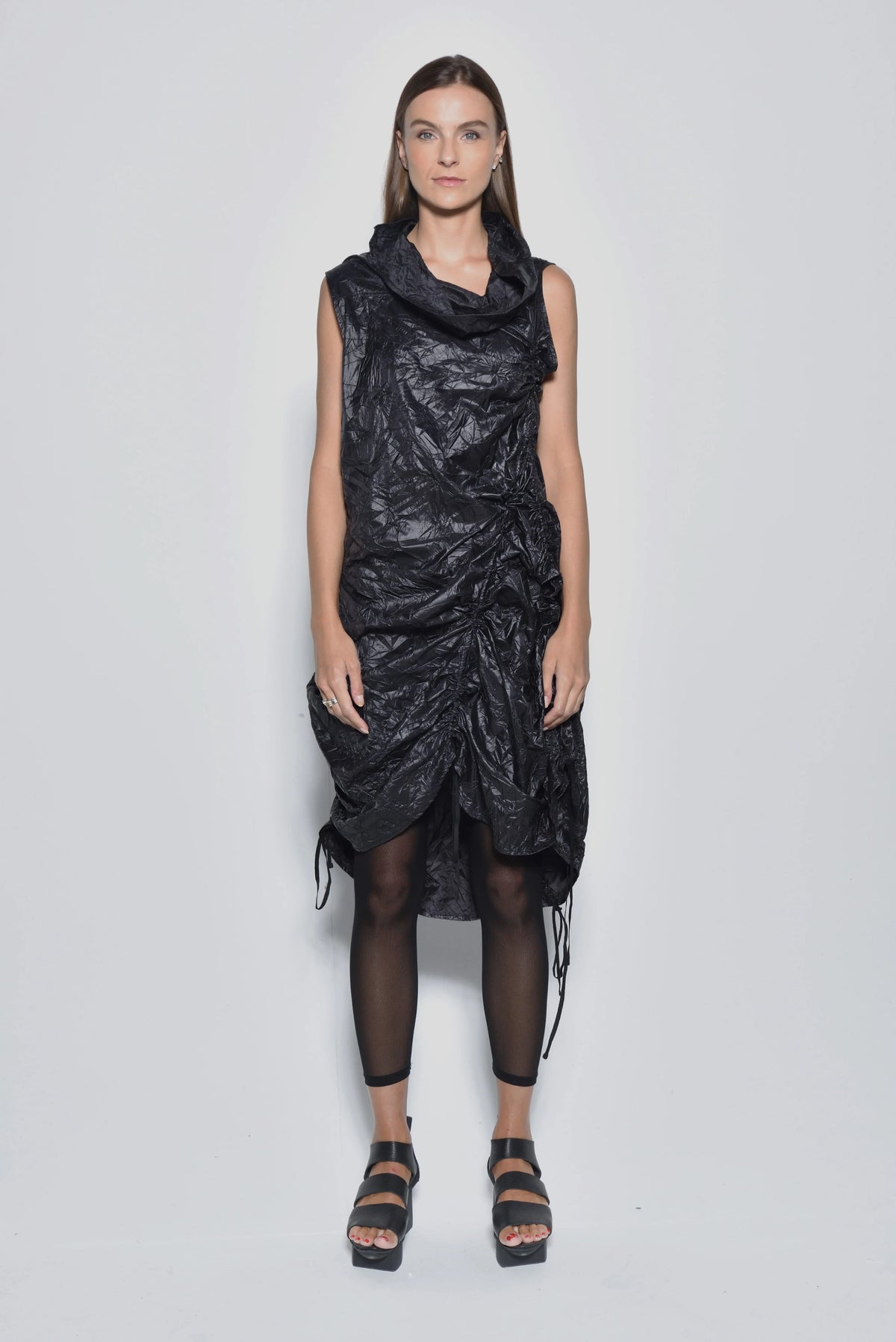 SIMPLY MILA Kea Dress for women, casual modern dress in soft fabric, featuring a stylish fit and elegant design.