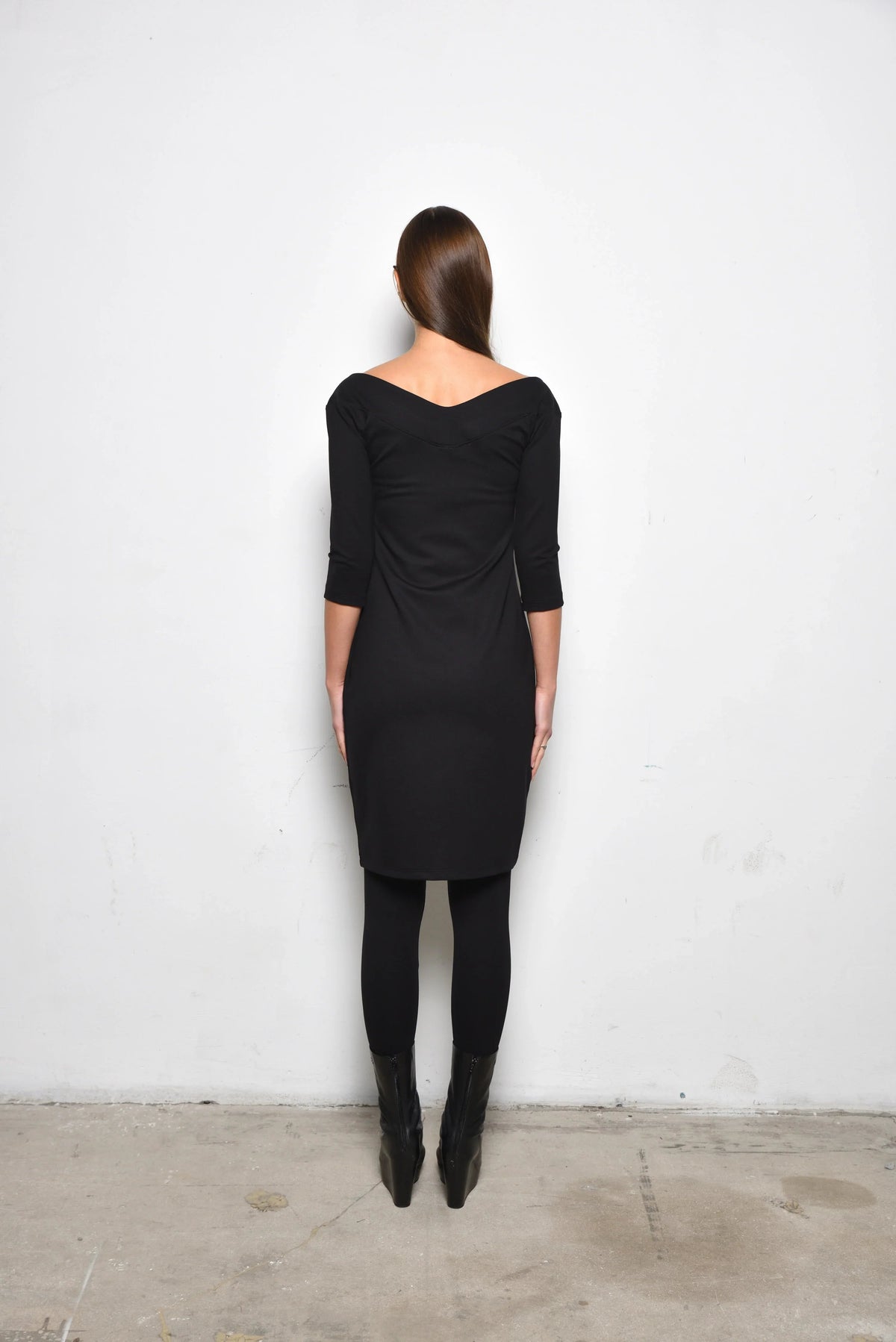 Simply Mila Berlin dress for women, stylish and comfortable dress with a modern design, perfect for casual or semi-formal wear.