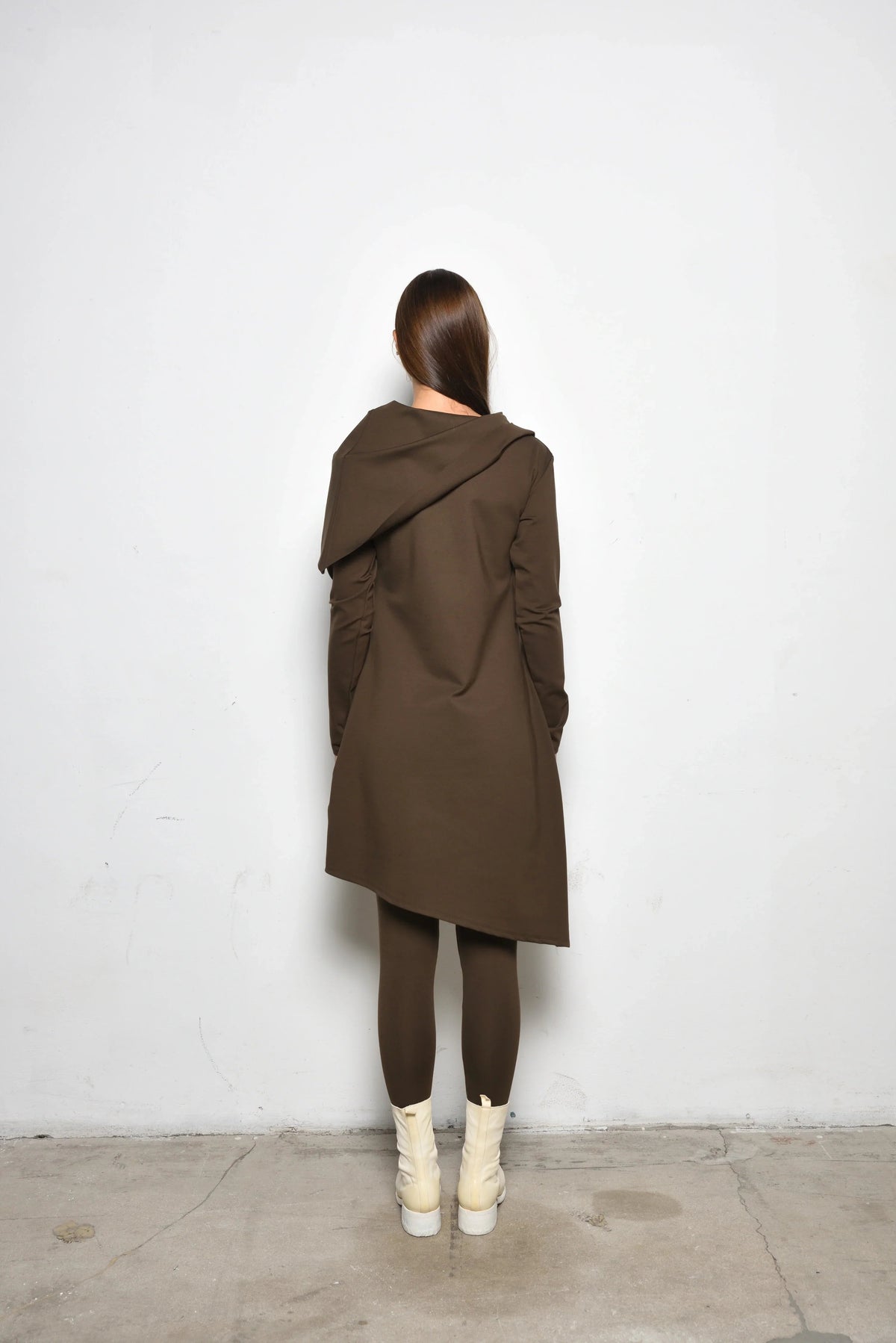Simply Mila Amsterdam dress for women, stylish and comfortable women's dress with a modern design, shown in the image.