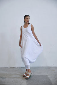 Sleeveless Babylon dress by SIMPLY MILA, stylish women's dress with a modern design, shown in a close-up view.