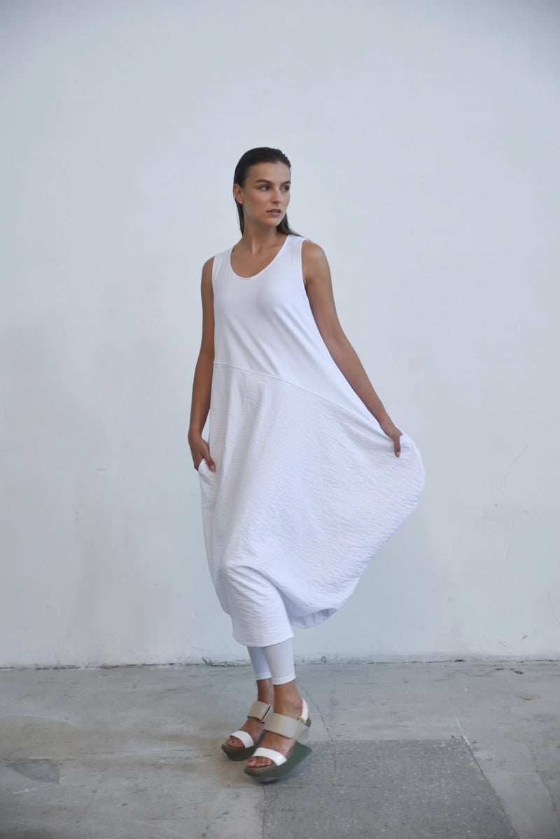 Sleeveless Babylon dress by SIMPLY MILA, stylish women's dress with a modern design, shown in a close-up view.
