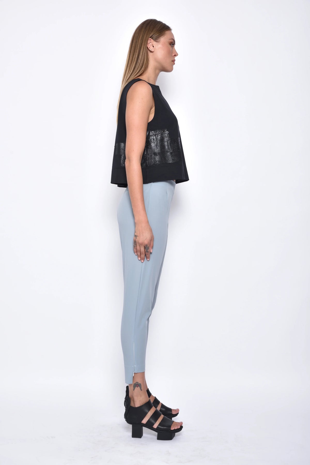 SIMPLY MILA Dido top for women, stylish and comfortable women's clothing, featuring a modern design and soft fabric.