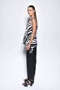Side view of SIMPLY MILA Irene top for women, stylish and casual women's clothing, featuring a fitted design and modern fabric.