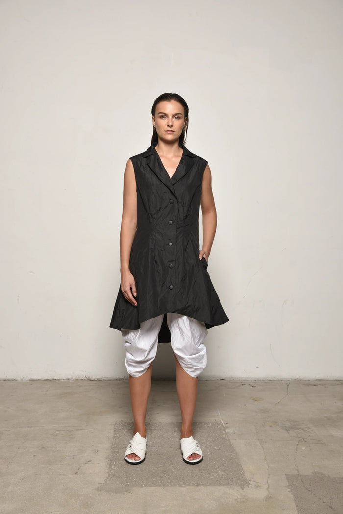 Black Imperial tunic from SIMPLY MILA Modern Women's Clothing, featuring a stylish front view and comfortable fit.