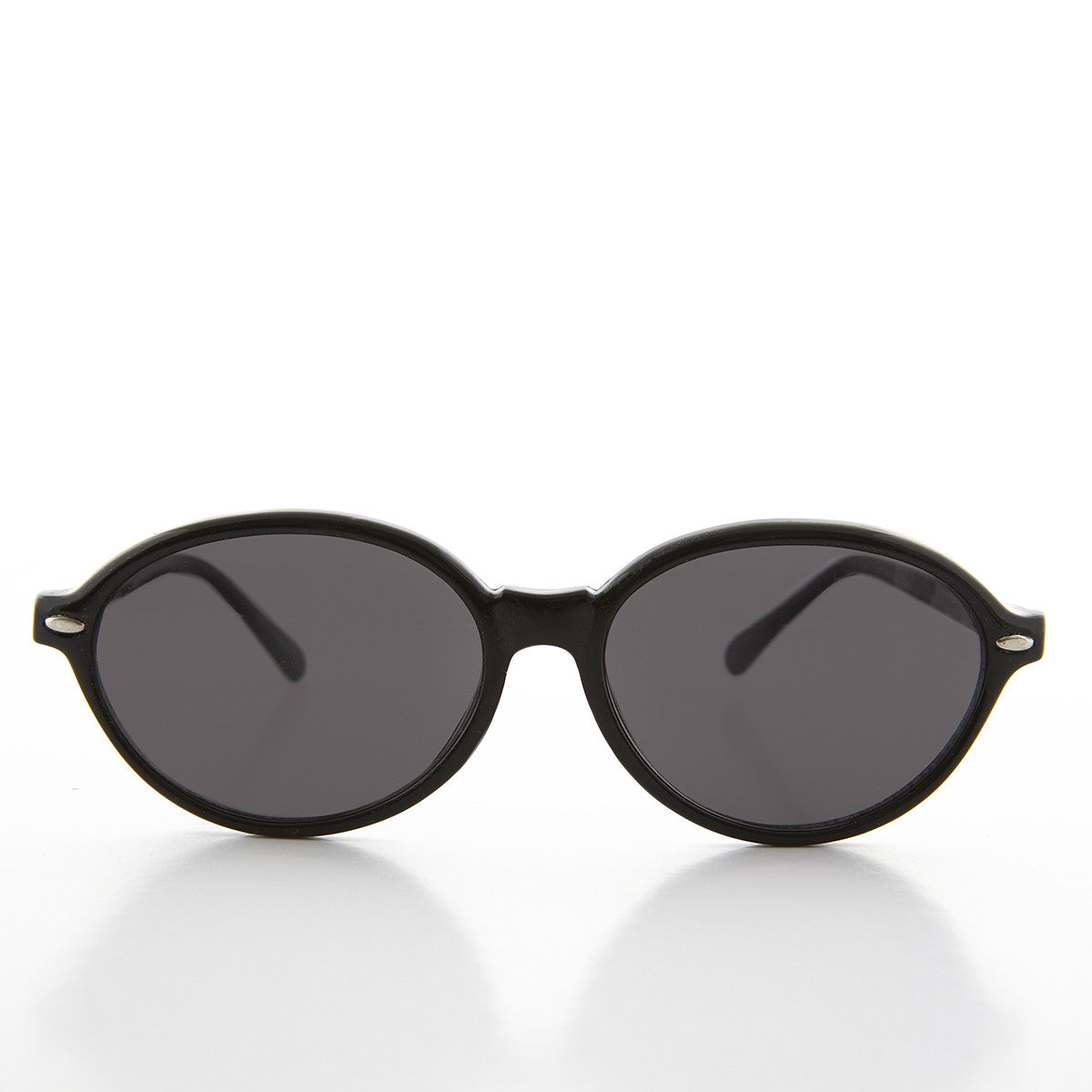 Large oval vintage women's sunglasses by Sunglass Museum with dark tinted lenses and stylish frame.