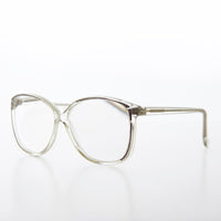 Women's large old-fashioned reading glasses by Sunglass Museum, Dianne style, with clear lenses and vintage-inspired frames.
