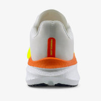 Swift Running APUS women’s white athletic shoes with breathable mesh and cushioned soles for comfortable running and training.