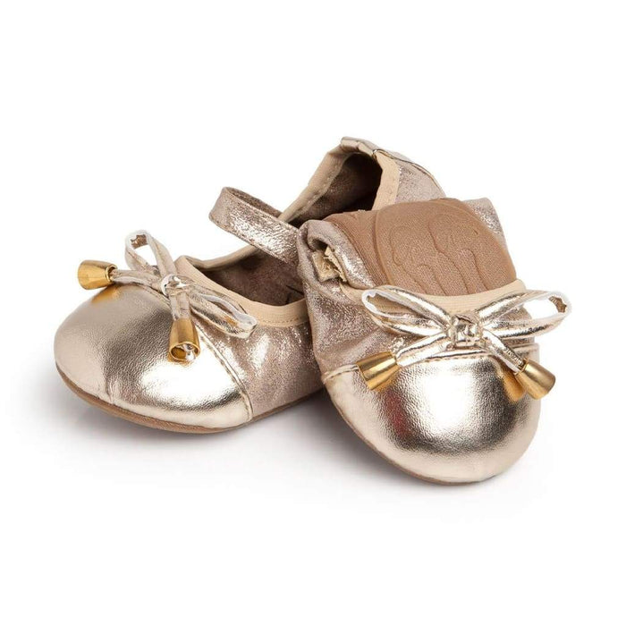 Girls Talaria Flats shoes with strap, featuring a stylish design perfect for young children.