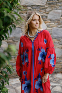 Tela Luxury Mercantile Grove Girl in XS/S, stylish women’s top with a relaxed fit and soft fabric, shown in a neutral color.