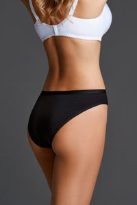 Medium-waisted black cotton women's panties from Lornea Noir Petal slip, comfortable and stylish women's underwear.