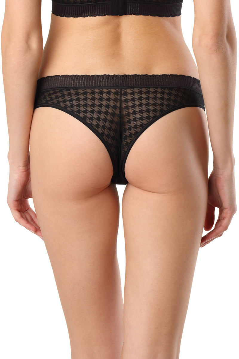 Women's Conte Couture shapewear panties in cameo color, seamless fit, designed for comfortable shaping and support.