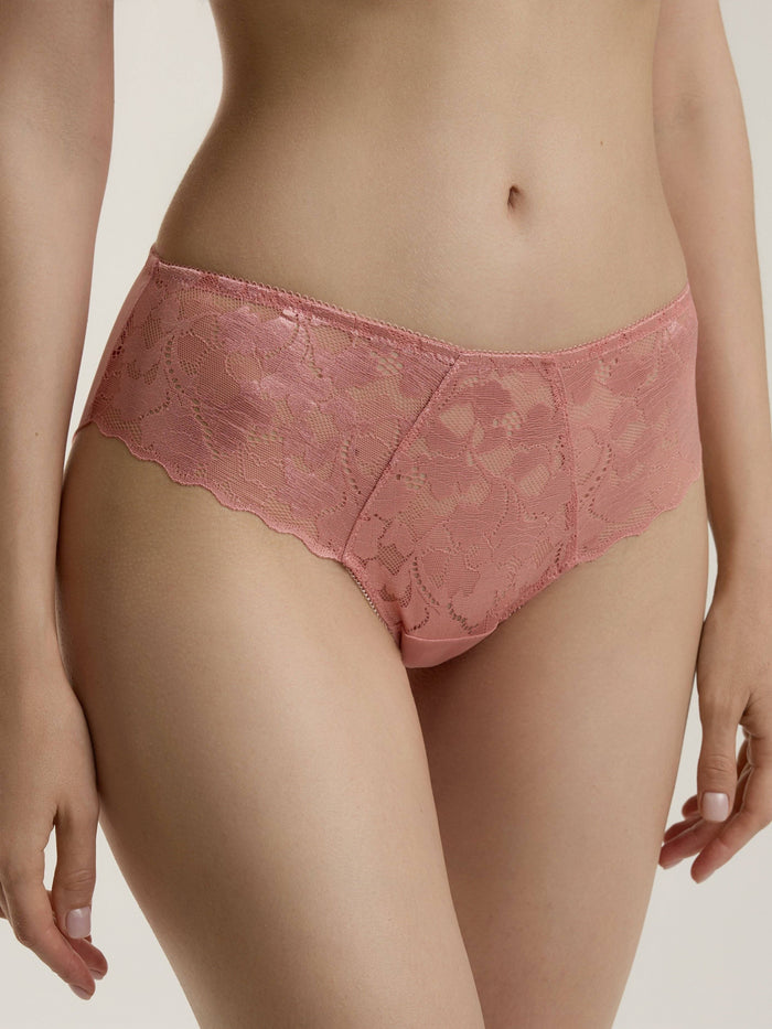 Rose-colored Conte Femina women's shapewear panties by Lornea, designed for a smooth, feminine silhouette and comfortable fit.