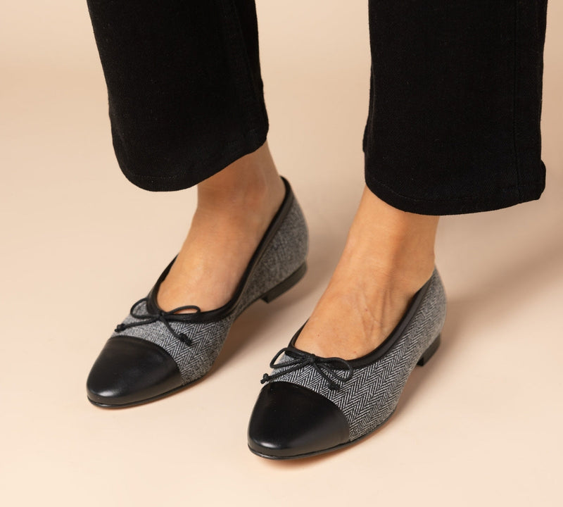 Menina Step Amelie Tweed shoes, handmade in Spain, featuring stylish tweed fabric and classic design for elegant footwear.