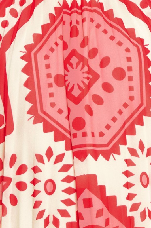 Printed voglio.us halter mini dress with vibrant floral pattern and sleeveless design, perfect for summer occasions.